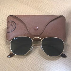 Hexagonal ray bans